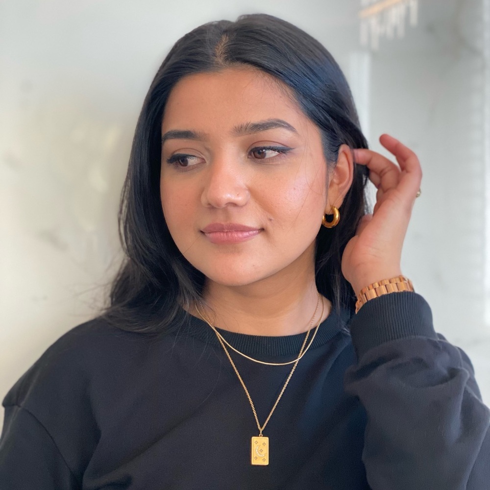 18K Gold Plated Chunky Mini Hoops - Picture 5 of 6